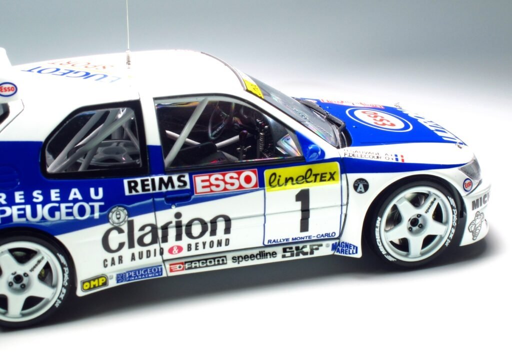 NuNu PN24009 Peugeot 306 MAXi ’96 MONTE CARLO RALLY 1/24 – Bild 7
