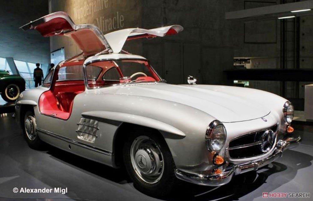 Revell 07657 Mercedes-Benz 300 SL 1/12 – image 3