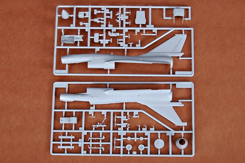 Trumpeter 01611 J-10 Fighter Aircraft 1/72 – immagine 6
