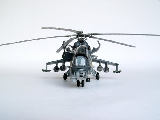 Trumpeter 05103 Mil Mi-24V Hind-E Helicopter – immagine 6
