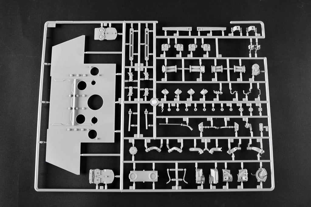 Trumpeter 00948 German Tiger II Heavy Tank - Porsche Turret Early Production 1/16 – Bild 47