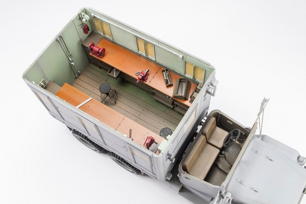 AFV Club 35304 M-109A3/M-185A3 Shop Van 1/35 – immagine 4
