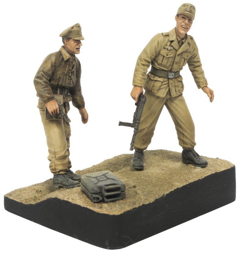 Hobby Fan HF536 Sdkfz11 CREW(3) AFRIKAKORPS-2 FIGURES W/BASE 1/35