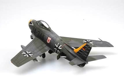 Hobby Boss 80259 F-86F-40 Sabre 1/72 – zdjęcie 5