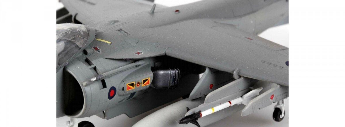 Revell 04281 Canberra PR.9 1/72 – image 5