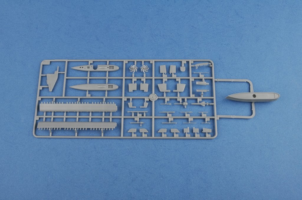Hobby Boss 83521 Russian Navy SSGN Oscar II Class Kursk Cruise Missile Submarine 1/350 – image 7