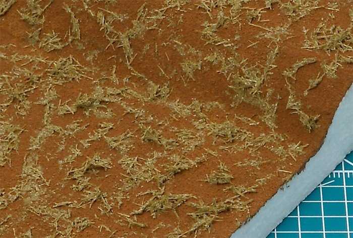 Tamiya 87117 Diorama Texture Paint (Grass Effect, Khaki) – imagen 3
