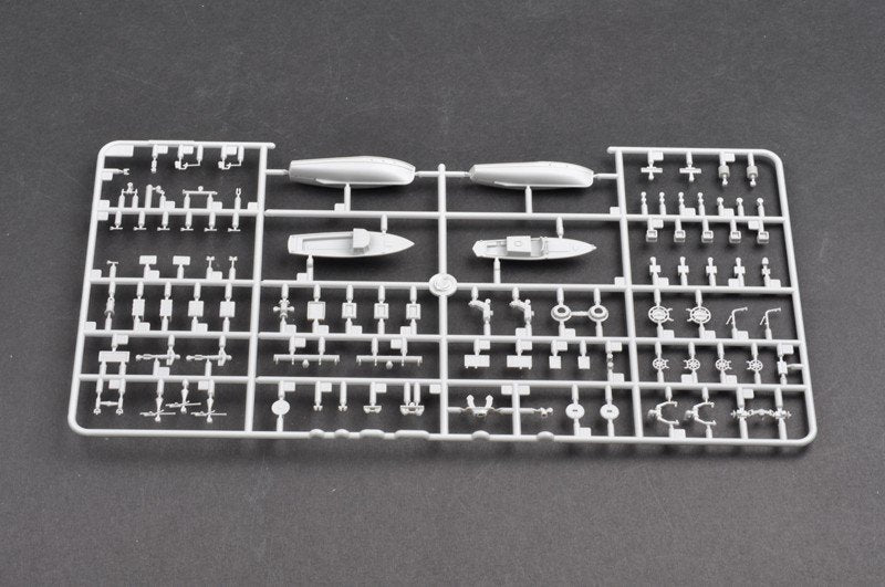Trumpeter 03702 German Bismarck Battleship 1/200 – image 28