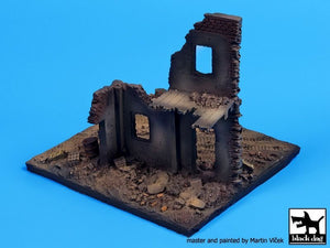 Black Dog D72009 House ruins Europe base 1/72 – image 3