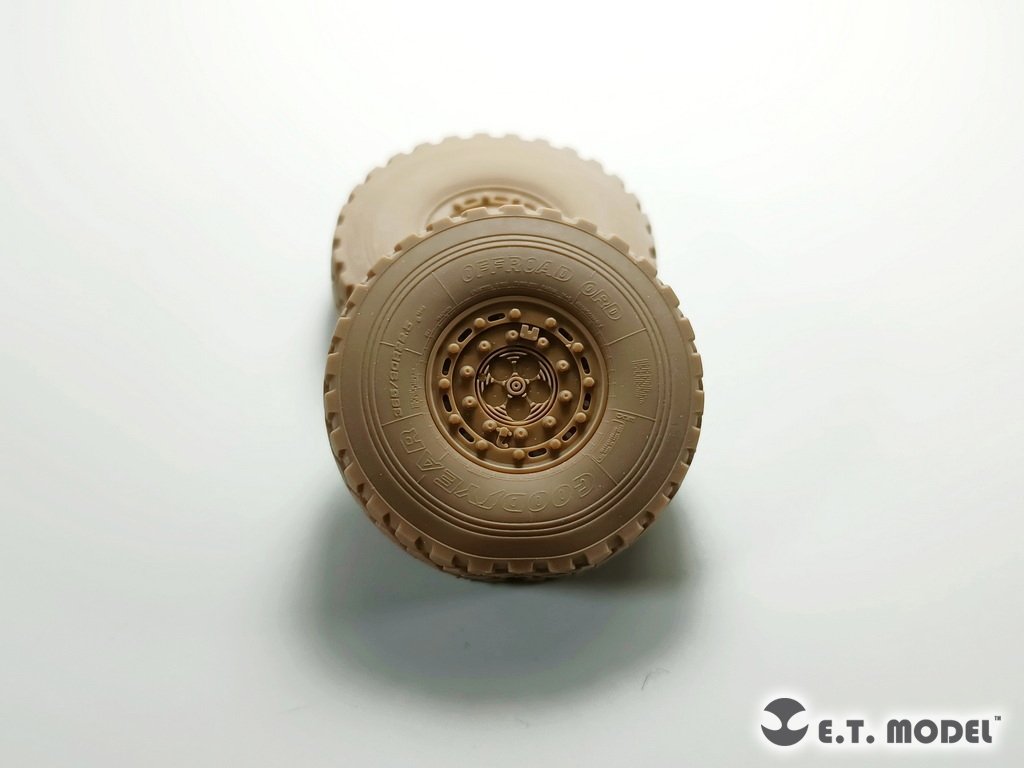 E.T. Model P35-131 KAMAZ-43509 Truck Sagged wheels &amp;amp; Spare Wheels for Zvezda kit 1/35 – zdjęcie 7
