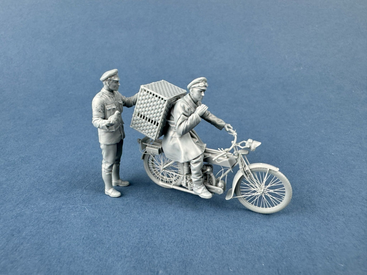 Copper State Models F32-062 British Dispatch Rider taking carrier pigeons to the front line 1/32 – image 3