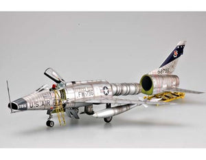 Trumpeter 02232 North American F-100D Fighter 1/32 – Bild 11