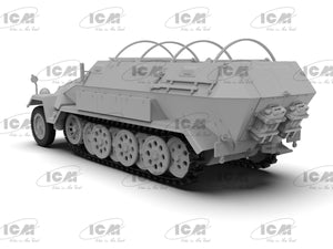 ICM 35113 Krankenpanzerwagen Sd.Kfz. 251/8 Ausf А, livery variant for the Eastern Front, 1941-42 1/35 – Bild 3