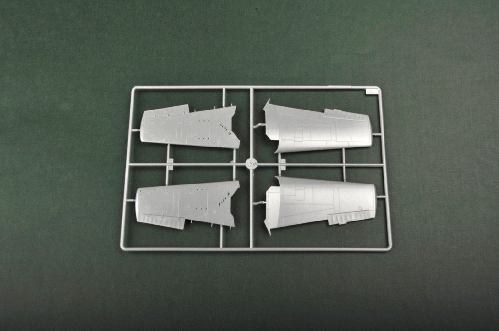 Hobby Boss 80361 British Fleet Air Arm Hellcat Mk.II 1/48 – immagine 4