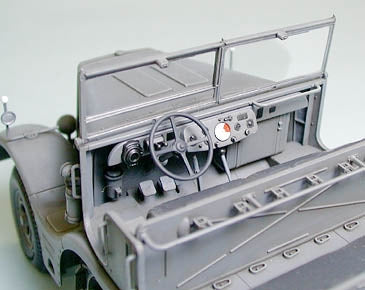 Tamiya 35239 German 18-Ton Heavy Half-Track FAMO 1/35 – zdjęcie 8