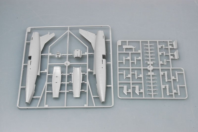 Trumpeter 01648 F-100C Super Sabre 1/72 – Bild 7
