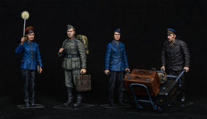 MiniArt 38010 German Train Station Staff 1930-40 1/35 – imagen 4