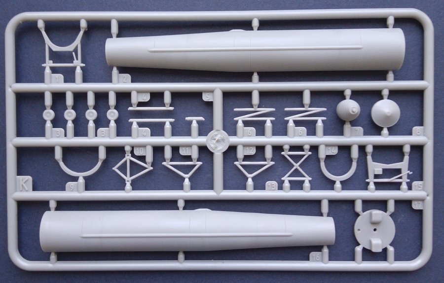 Roden 336 Douglas C-133A avec missile balistique intégré PGM-17 Thor 1/144 – image 3