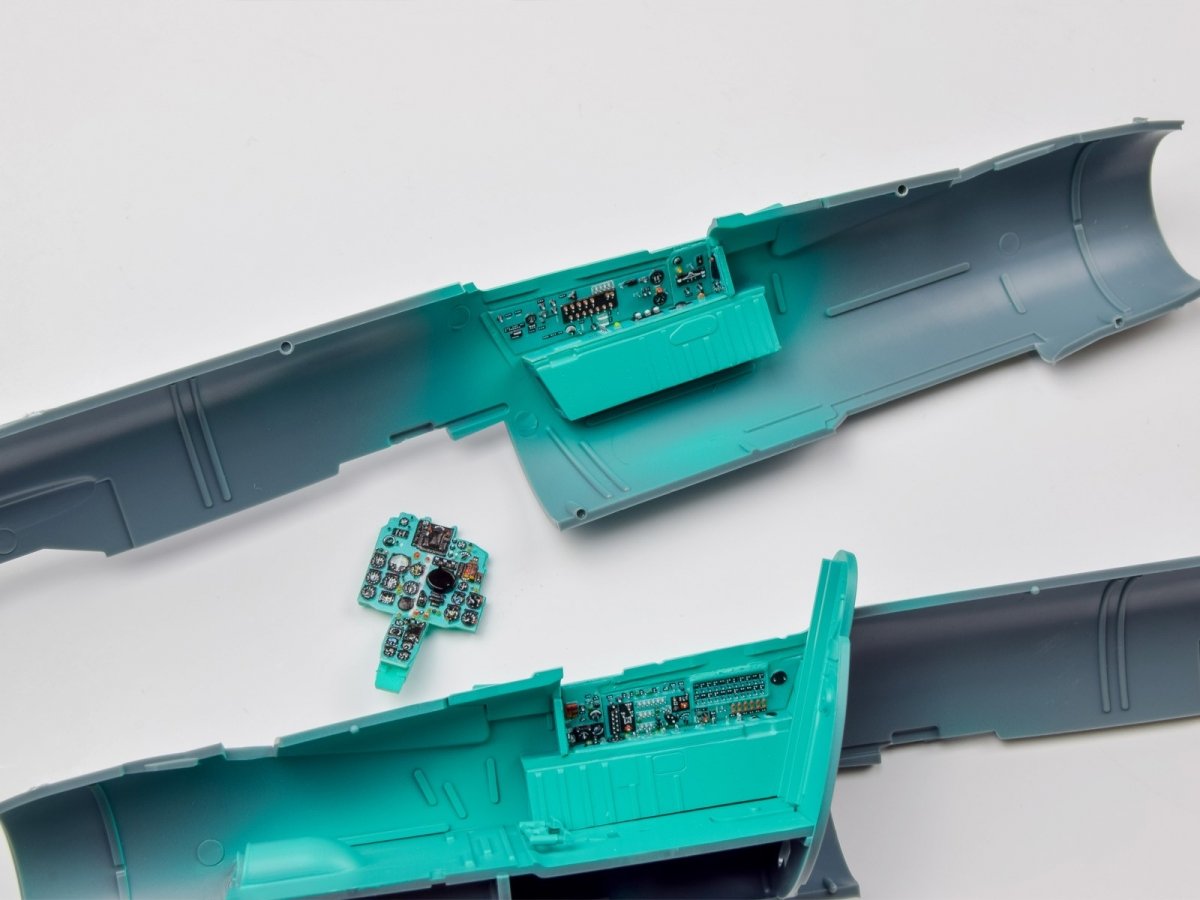 Red Fox Studio QS-48042 MiG-21 MF Fishbed J 1/48 – Bild 8