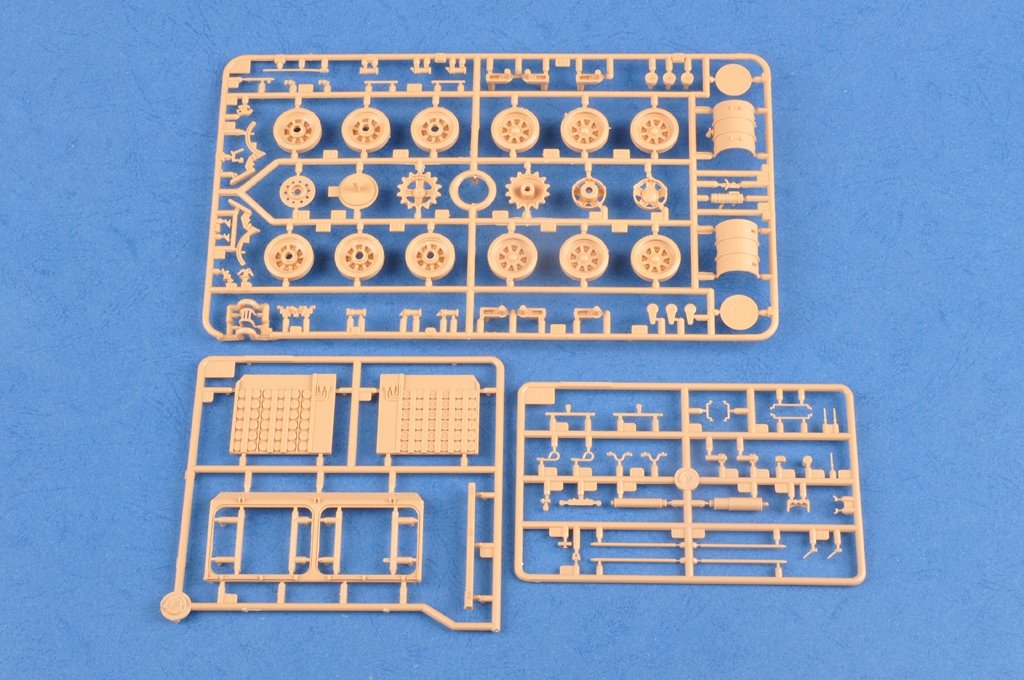 Hobby Boss 83835 GCT 155mm AU-F1 SPH Based on T-72 1/35 – immagine 5