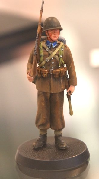 ToRo Model 35F103 Wrzesień 1939 - Żołnierz Piechoty w Pełnym Wyposażeniu Polowym / September 1939 - Polish Soldier with full field equipment 1/35 – zdjęcie 3