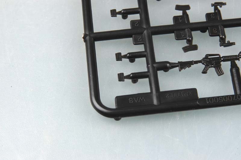 Trumpeter 00505 American machine gun AR-15/M16/M4 FAMILY-XM117 E1/E2 1/35 – immagine 5