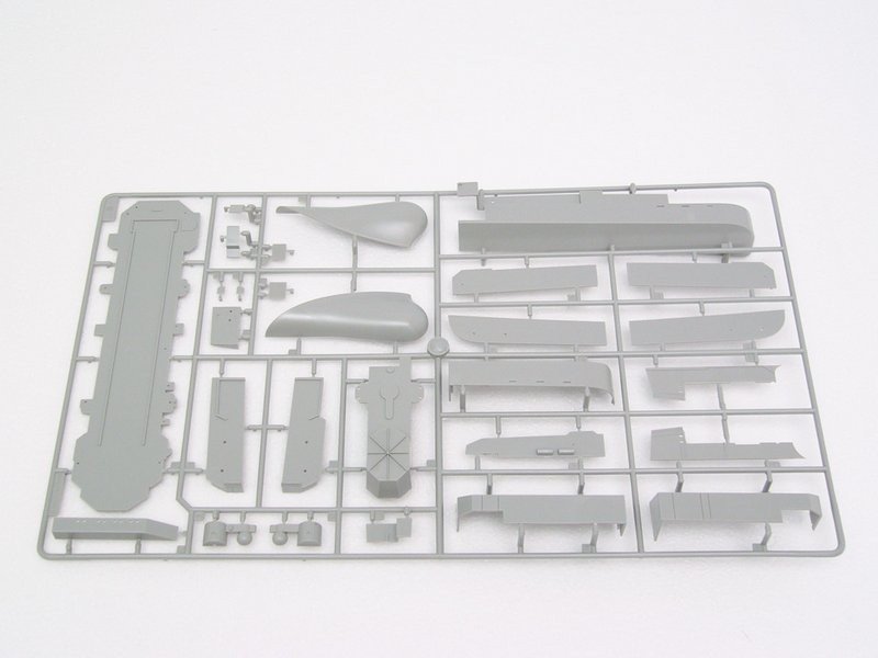 Trumpeter 05606 USSR Admiral Kuznetsov aircraft carrier 1/350 – Bild 23