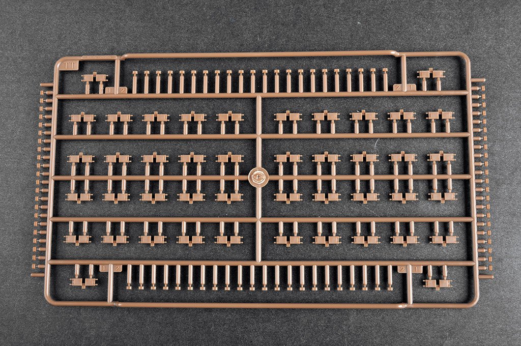 Trumpeter 09610 Russian T-72B3 with 4S24 Soft Case ERA &amp;amp; Grating Armour 1/35 – Bild 18