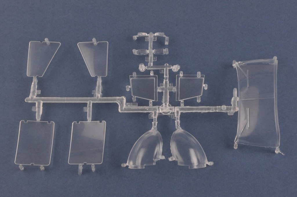 Hobby Boss 81807 UH-1 HUEY B/C 1/18 – image 4
