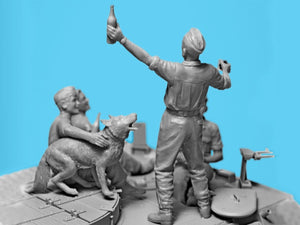 ICM 35343 Prost! Between Battles on Bergepanther WWII German Tankmen with Bergepanther 1/35 – Bild 5