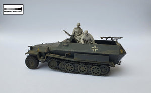 Ardennes Miniature 35020 WW2 PANZER COMMANDER AND GERMAN SOLDIER 1/35 – image 6