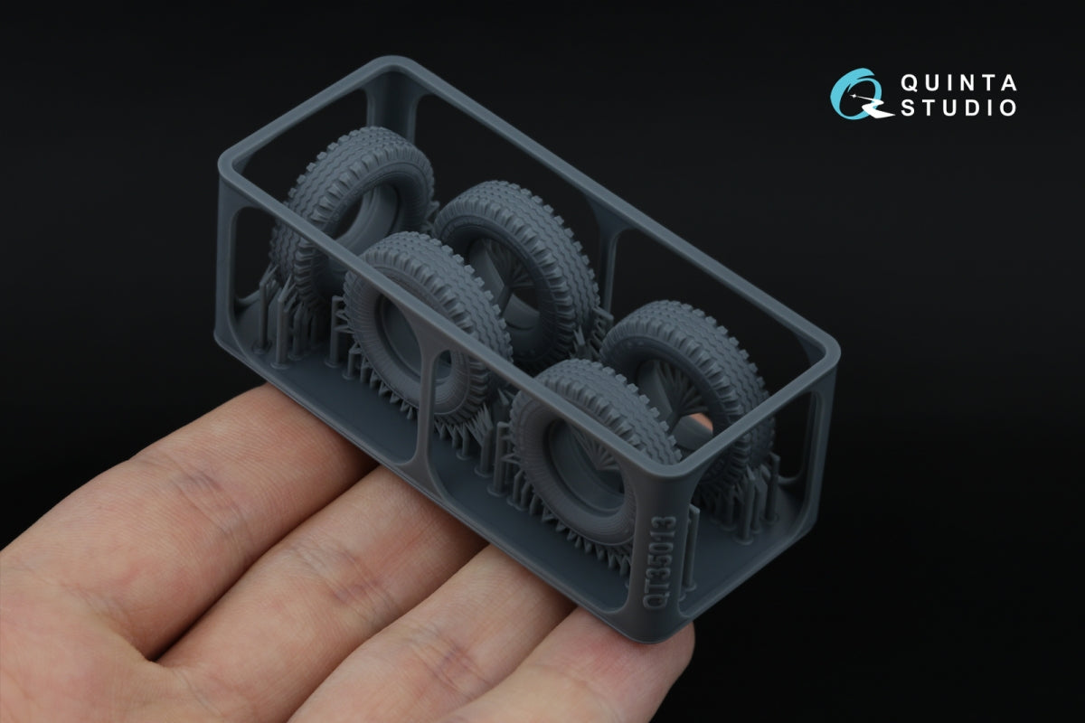 Quinta Studio QT35013 UAZ-469 Family tyre set (Zvezda) 1/35 – Bild 3