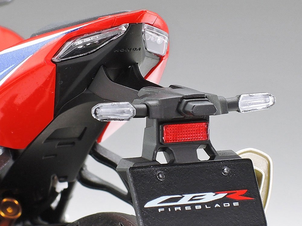 Tamiya 14138 Honda CBR1000RR-R FIREBLADE SP 1/12 – zdjęcie 9