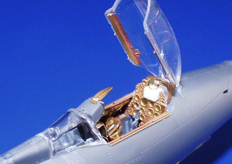 Eduard 73260 MiG-21F-13 Fishbed C 1/72 REVELL – image 9