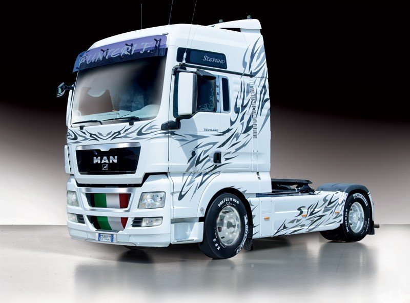 Italeri 3877 MAN TGX XXL 1/24