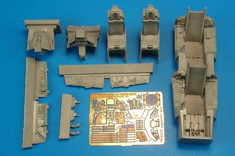 Ensemble de cockpit Aires 4537 F-16D Block 40 au 1/48 Kinetic
