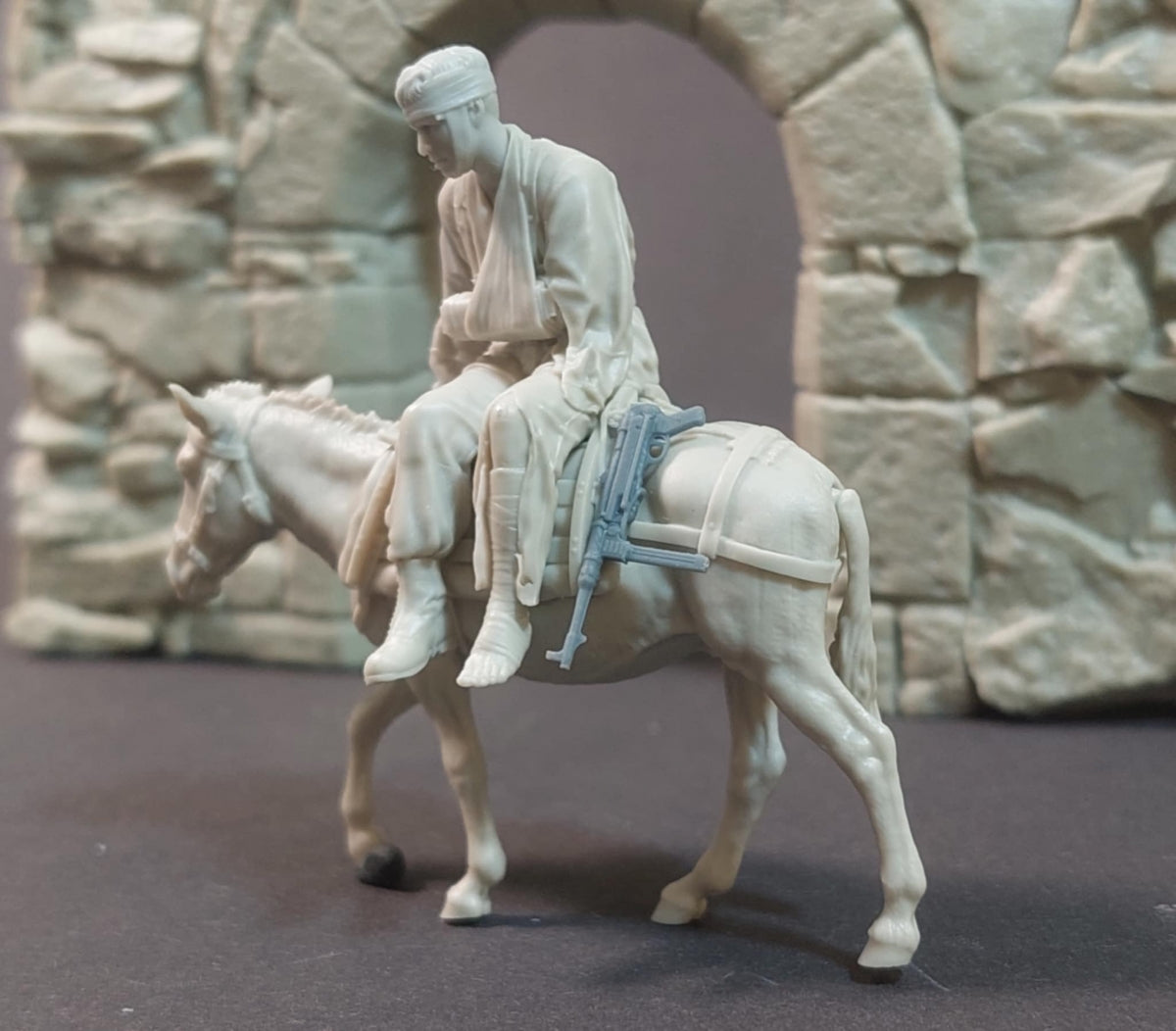 Panzer Art FI35-241 Wounded fallschirmjager on a donkey 1/35 – image 3