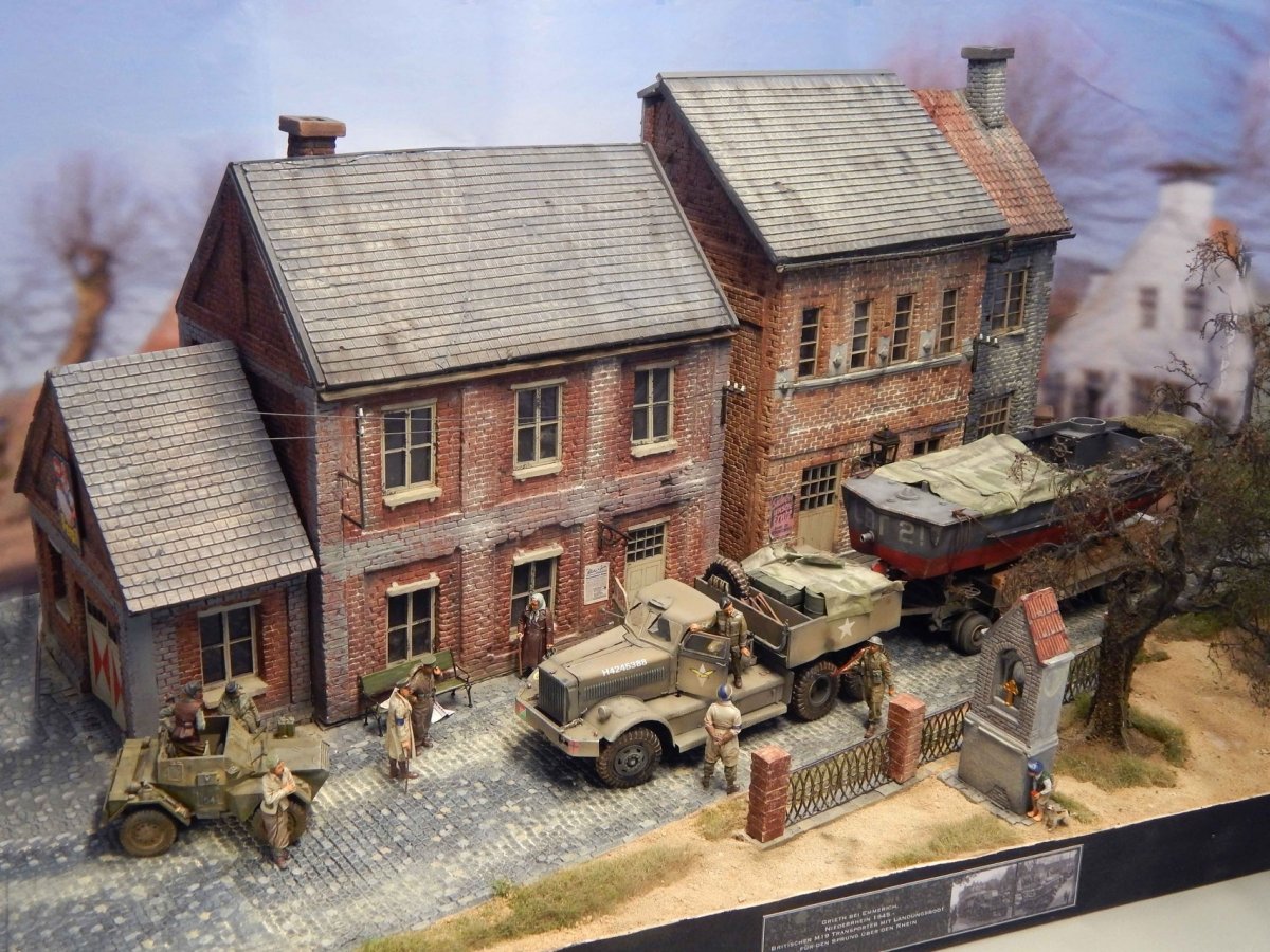 RT-Diorama 35210 Town House (Modular System) 1/35 – immagine 3