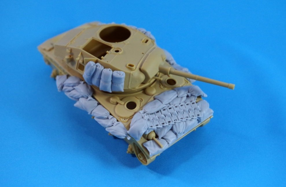 Panzer Art RE35-216 Sand armor for M24 “Chaffee” 1/35 – zdjęcie 2