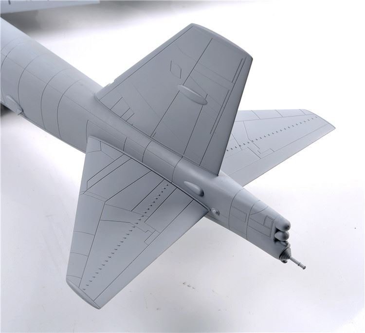 Modelcollect UA72200 B-52H US Stratofortress Bombardier stratégique 1/72 – image 20