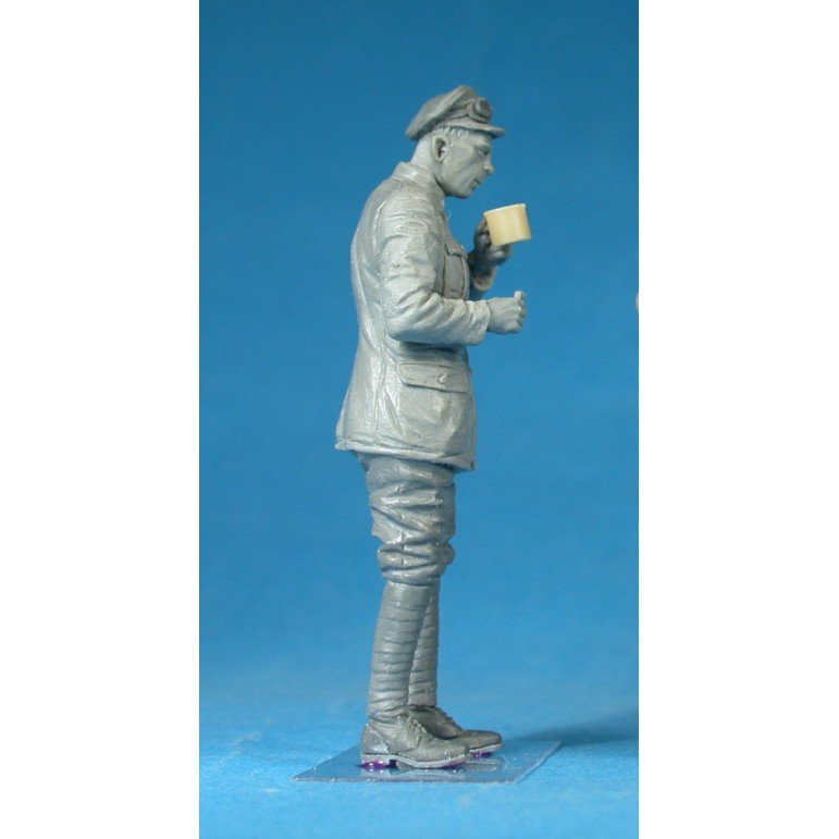 Copper State Models F35-002 British Armoured Car Division Serviceman on Tea Break 1/35 – zdjęcie 2