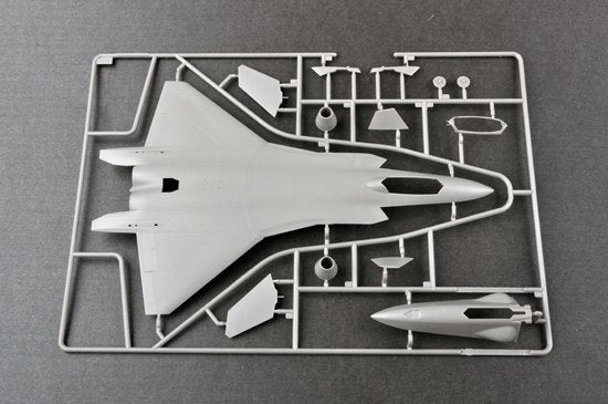 Trumpeter 01665 Chinese J-20 Mighty Dragon 1/72 – immagine 2