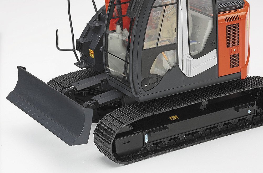 Hasegawa WM01 Excavatrice Hitachi Axe Z 135 US (1/35) – image 3