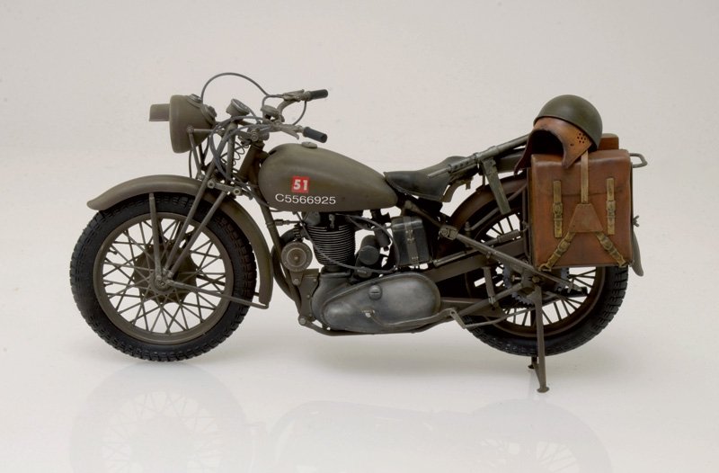 Italeri 7402 TRIUMPH 3HW – image 2