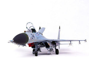 Trumpeter 02224 Soviet Sukhoi Su-27 Flanker B 1/32 – image 5