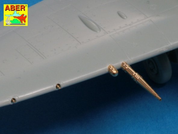 Aber A72 002 C wing armament for British fighter Spitfire Mk.VIII to XVI 1/72 – immagine 4