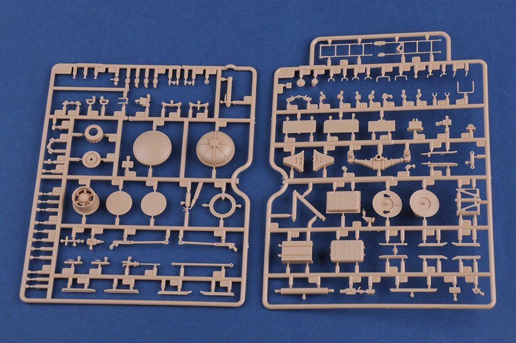 Hobby Boss 85511 Russian KrAZ-260B Tractor with 5P85TE TEL S-300PMU 1/35 – zdjęcie 10