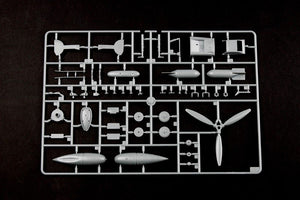 Trumpeter 02290 German IIWW fighter Messerschmitt Bf 109E-4/Trop 1/32 – zdjęcie 6