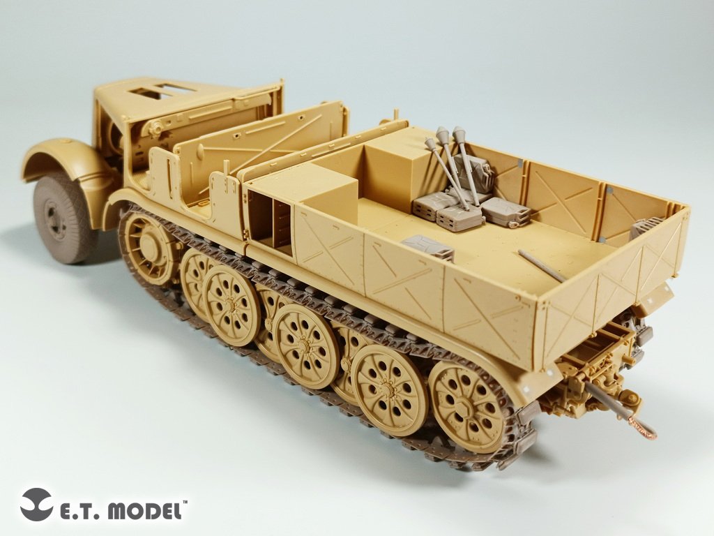 E.T. Model P35-062 WWII German Sd.Kfz.9 18t FAMO Sagged front wheels and Workable Track 1/35 – Bild 9