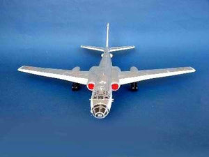 Trumpeter 01612 Tu-16K-26 G/Chinese H-6 1/72 – Bild 4